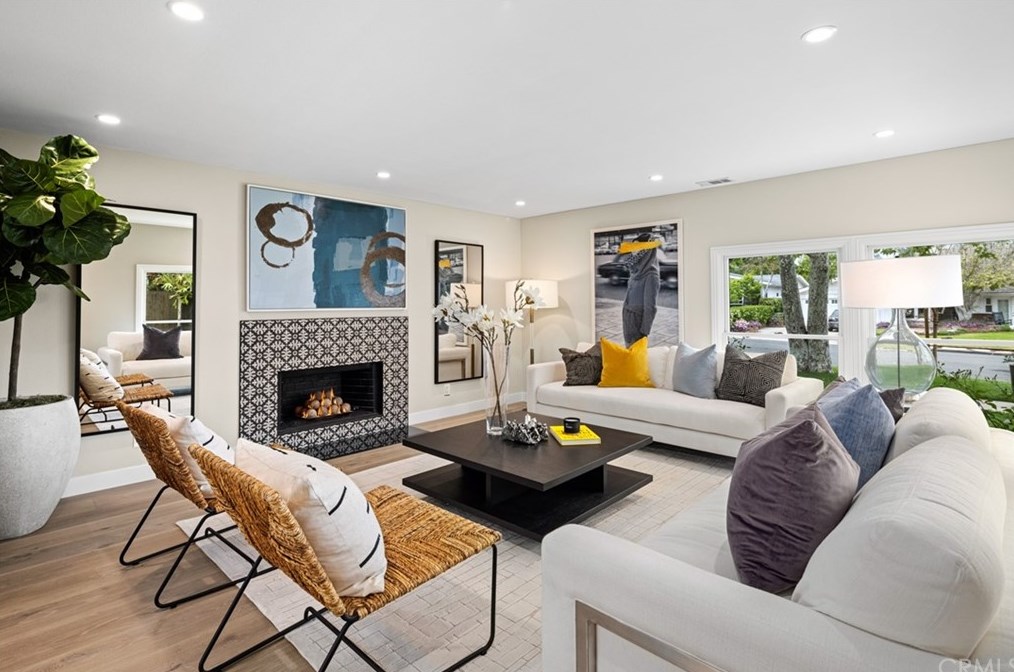 387 Vista Baya, Newport Beach, CA 92660