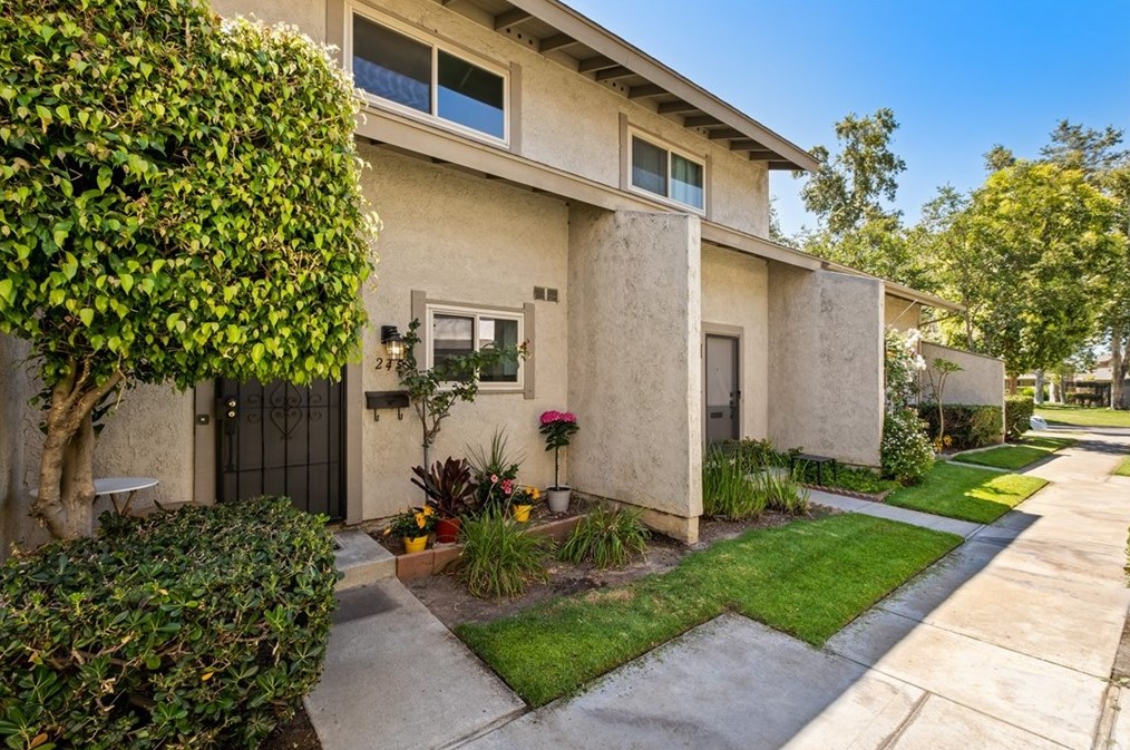 245 Sheffield St #67, Placentia, CA 92870