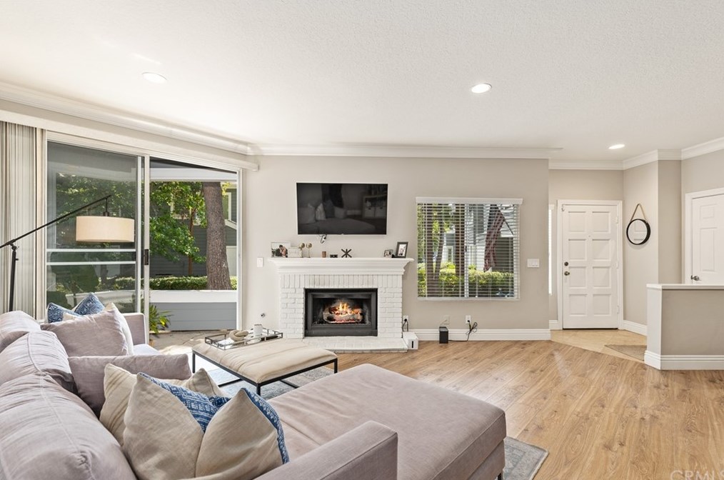 148 Woodburne, Newport Beach, CA 92660