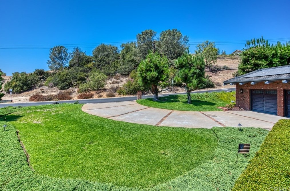 10432 Travertine Pl, Santa Ana, CA 92705