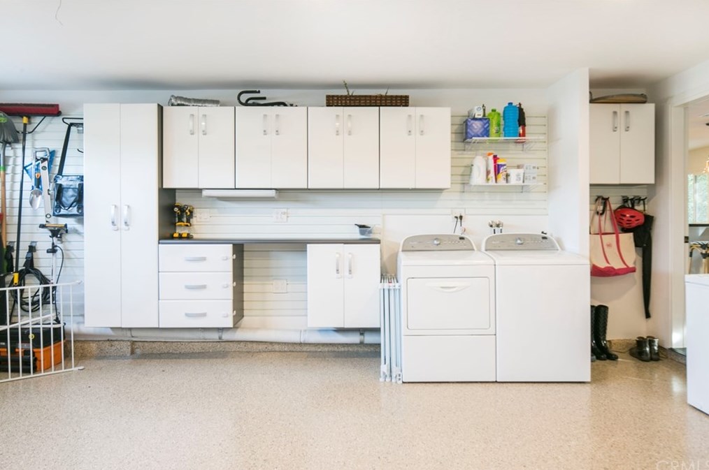 277 Rochester St, Costa Mesa CA  92627-3140 exterior