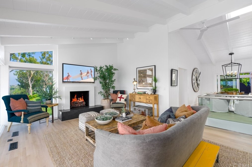 420 Vista Parada, Newport Beach, CA 92660