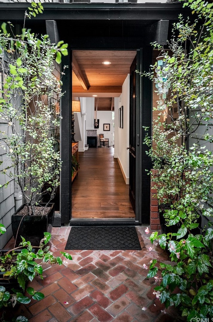 27 Morning Wood Dr, Laguna Beach, CA 92677-2859