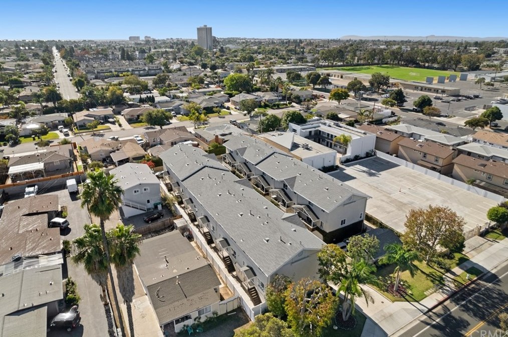 607 Hamilton St, Costa Mesa, CA 92627-2692