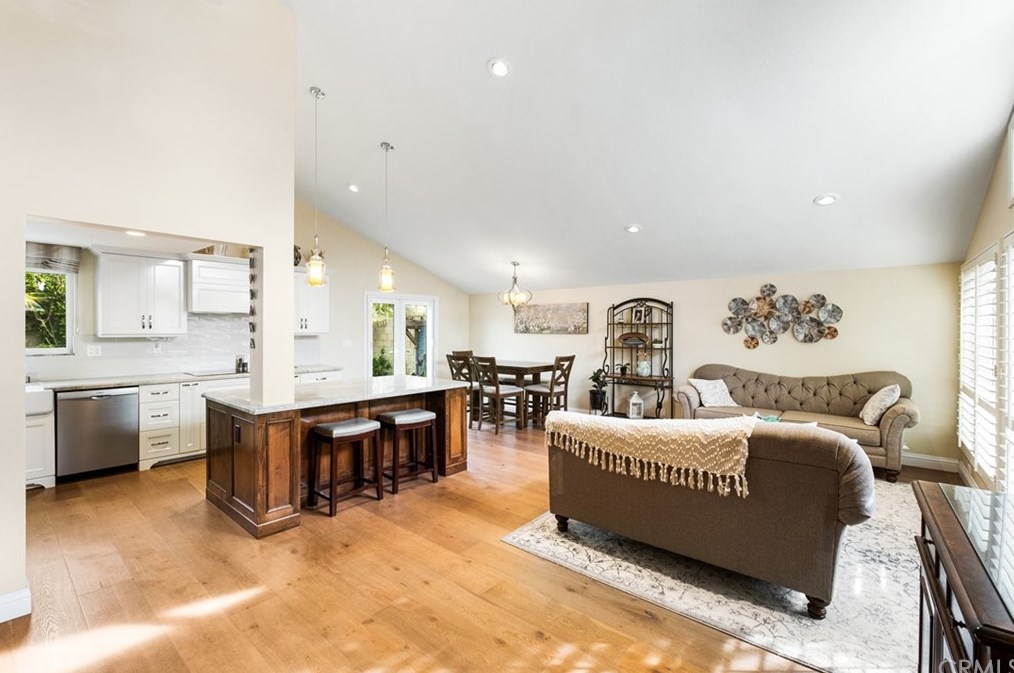 9841 Vicksburg Dr, Huntington Beach, CA 92646