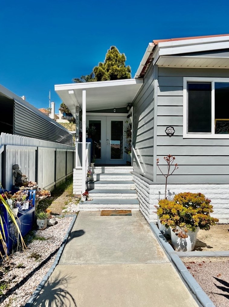 20701 Beach Blvd #2, Huntington Beach, CA 92648