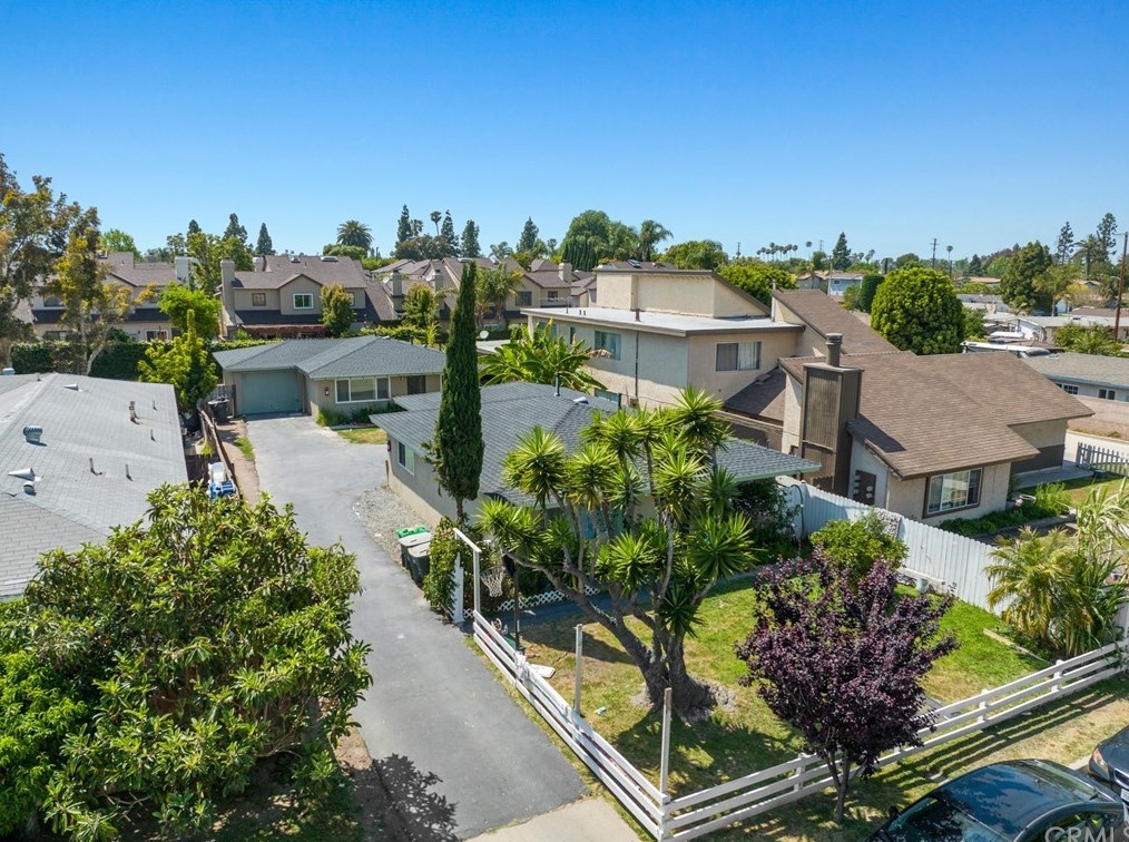 2193 Maple St, Costa Mesa, CA 92627