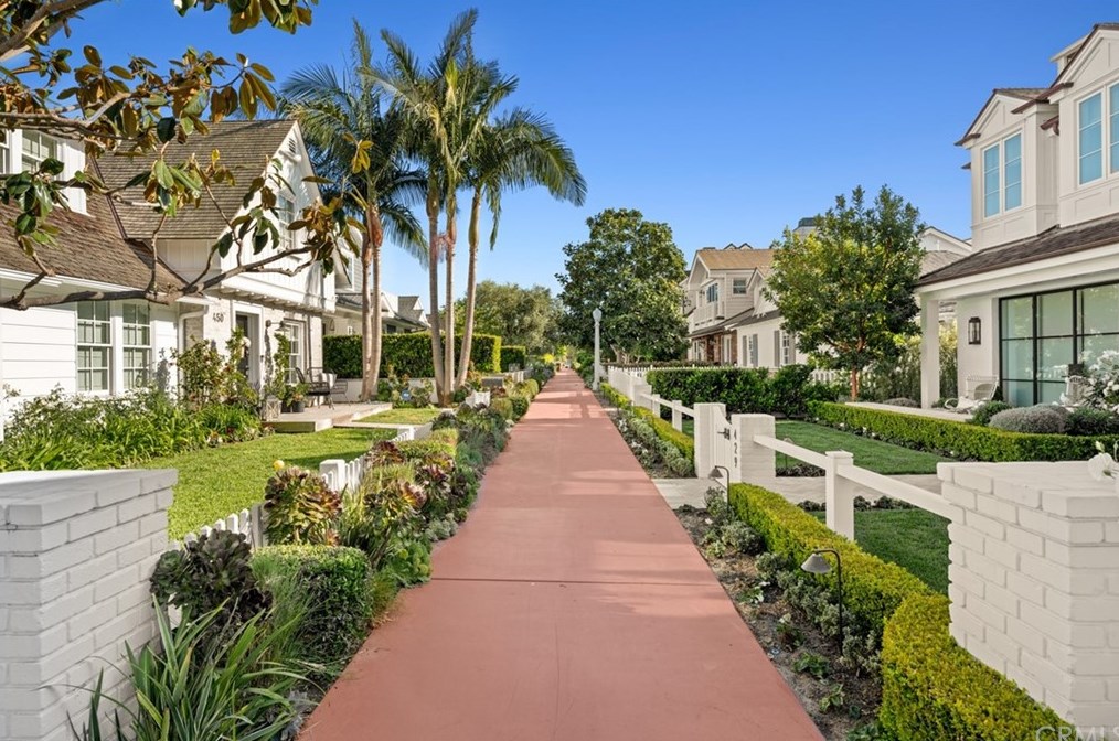 427 Belvue Ln, Newport Beach, CA 92661