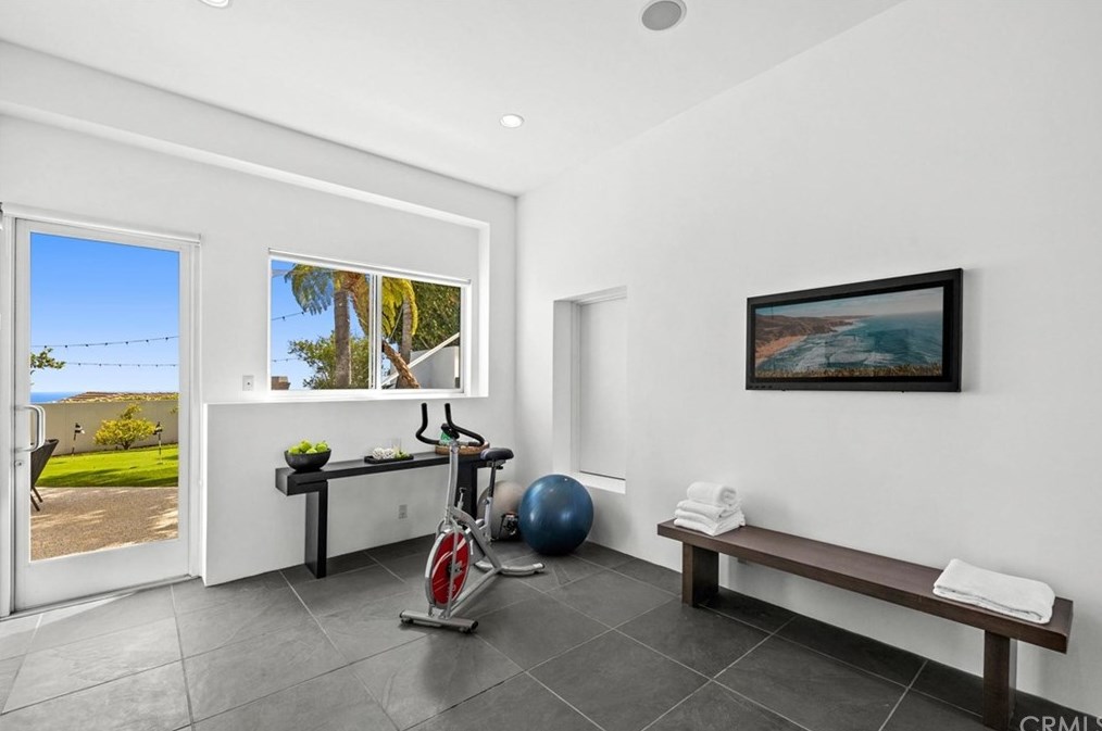 1125 Emerald Bay, Laguna Beach CA  92651-1261 exterior
