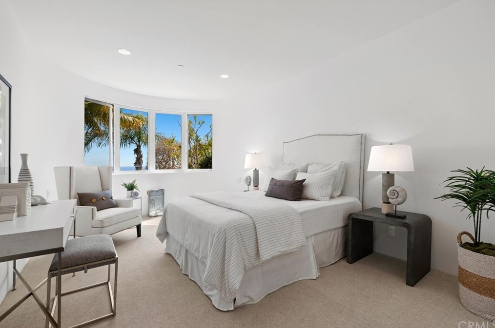 1125 Emerald Bay, Laguna Beach CA  92651-1261 exterior