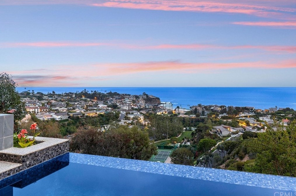 1125 Emerald Bay, Laguna Beach CA  92651-1261 exterior