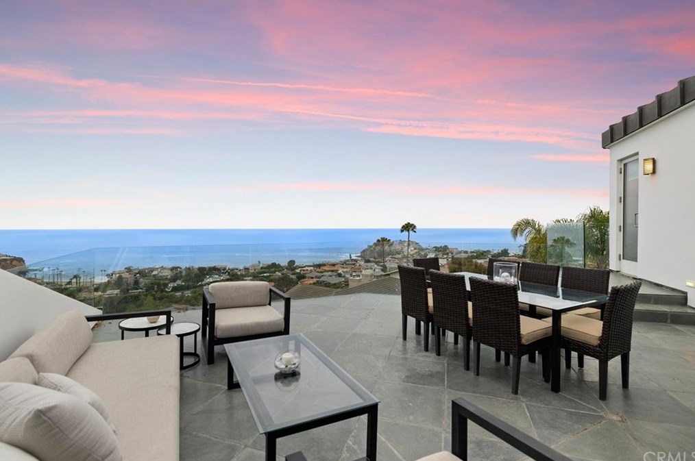 1125 Emerald Bay, Laguna Beach CA  92651-1261 exterior