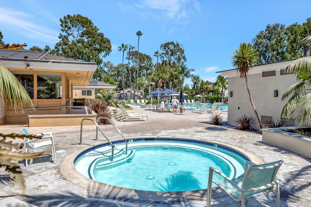 7202 Deep Harbor Dr, Huntington Beach CA  92648-3056 exterior
