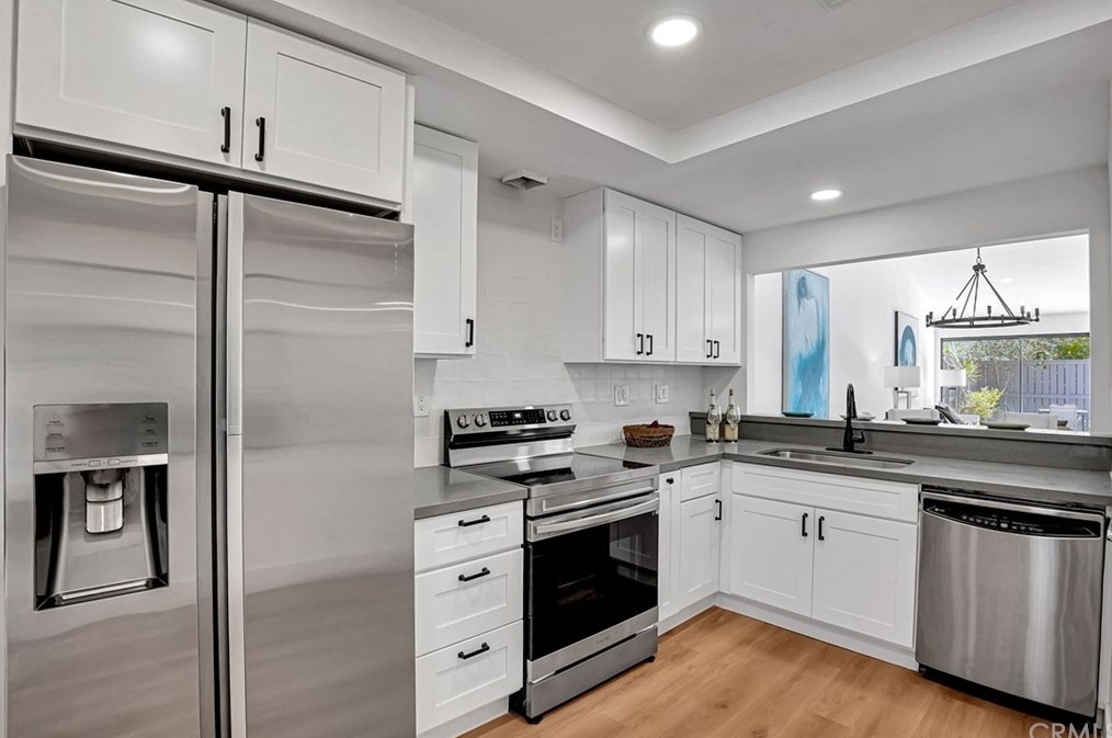 7202 Deep Harbor Dr, Huntington Beach CA  92648-3056 exterior