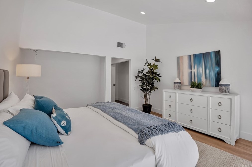 7202 Deep Harbor Dr, Huntington Beach CA  92648-3056 exterior