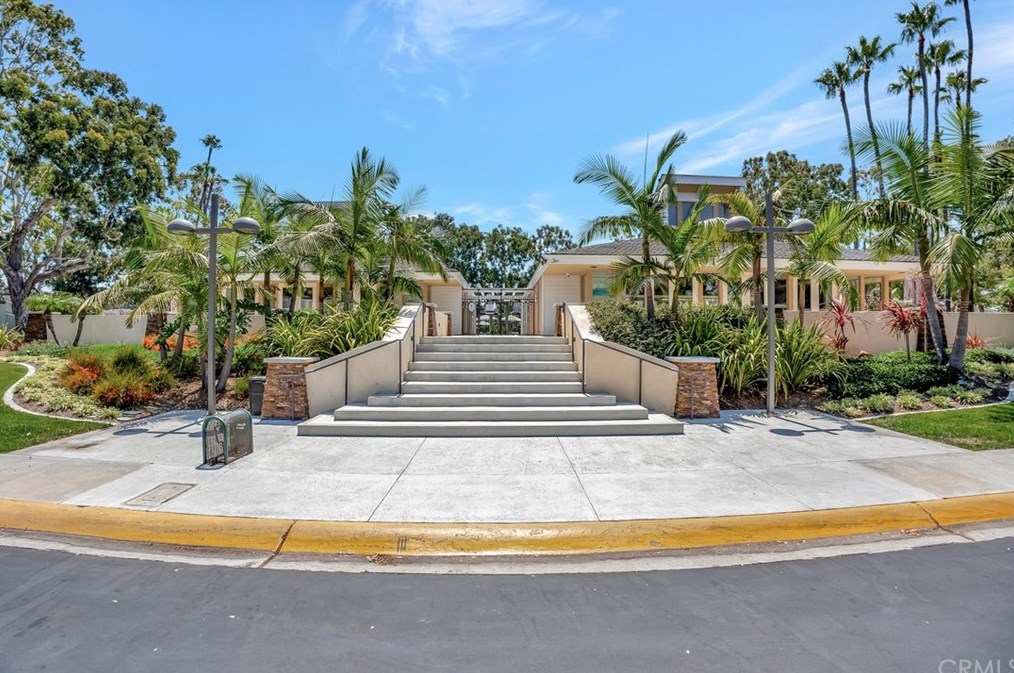 7202 Deep Harbor Dr, Huntington Beach CA  92648-3056 exterior