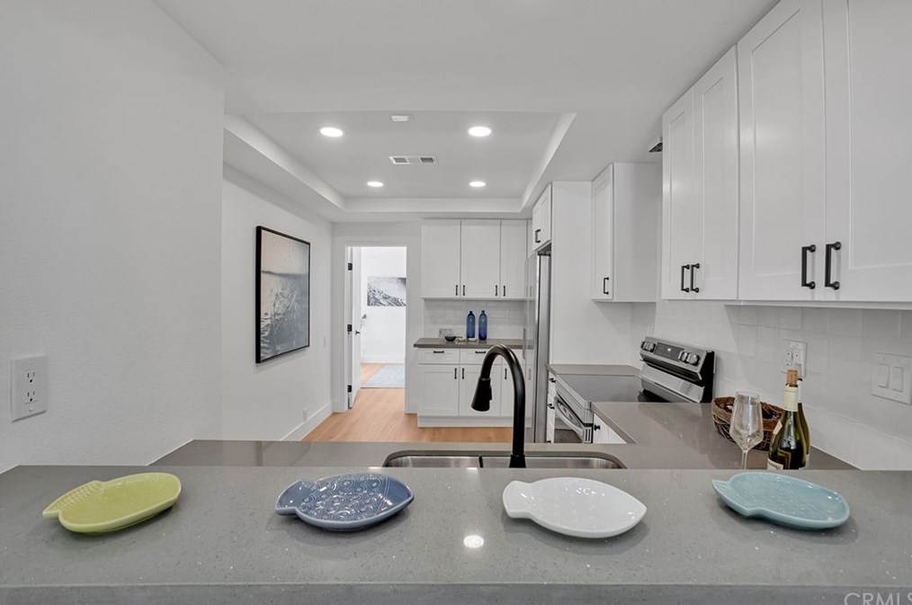 7202 Deep Harbor Dr, Huntington Beach CA  92648-3056 exterior