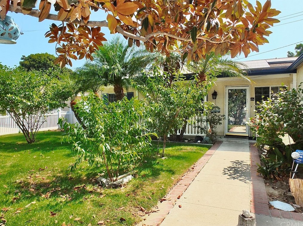 2256 Rutgers Dr, Costa Mesa, CA 92626-6357