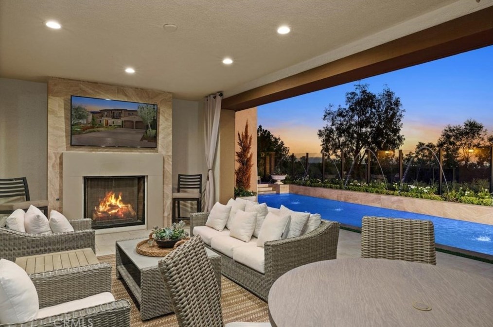 111 Sunset Cv, Irvine, CA 92602-0834