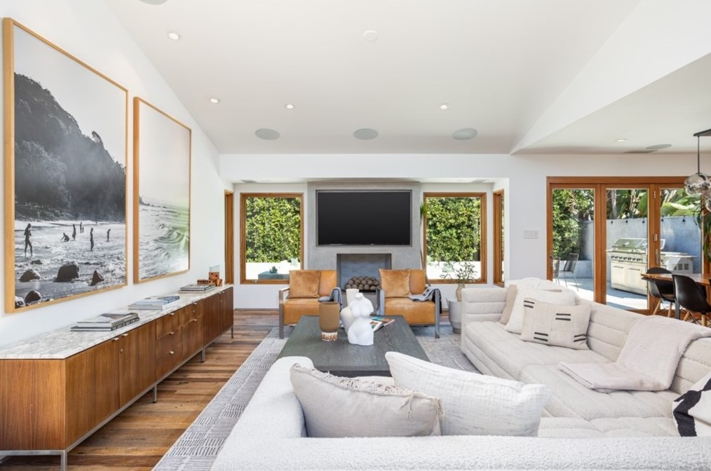 21812 Kaneohe Ln, Huntington Beach, CA 92646-7827