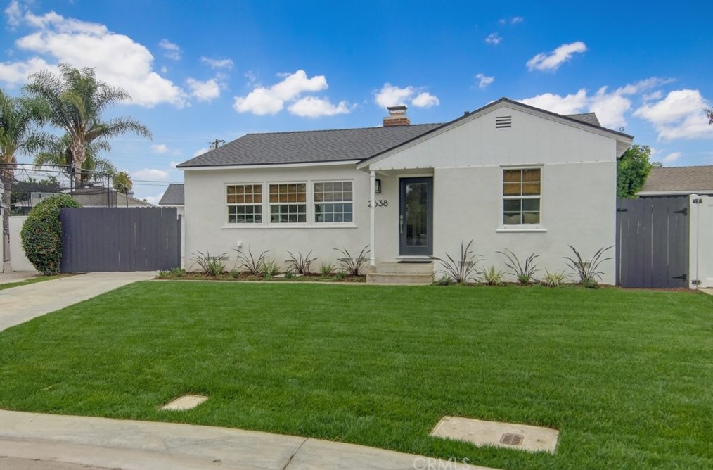 2638 Riverside Dr, Costa Mesa, CA 92627-4634