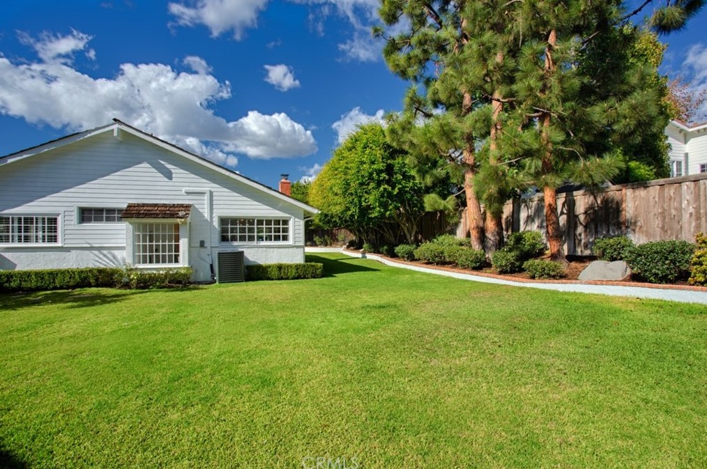 1843 Newport Hills Dr E, Newport Beach, CA 92660