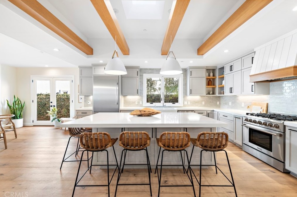 282 23rd St, Costa Mesa, CA 92627