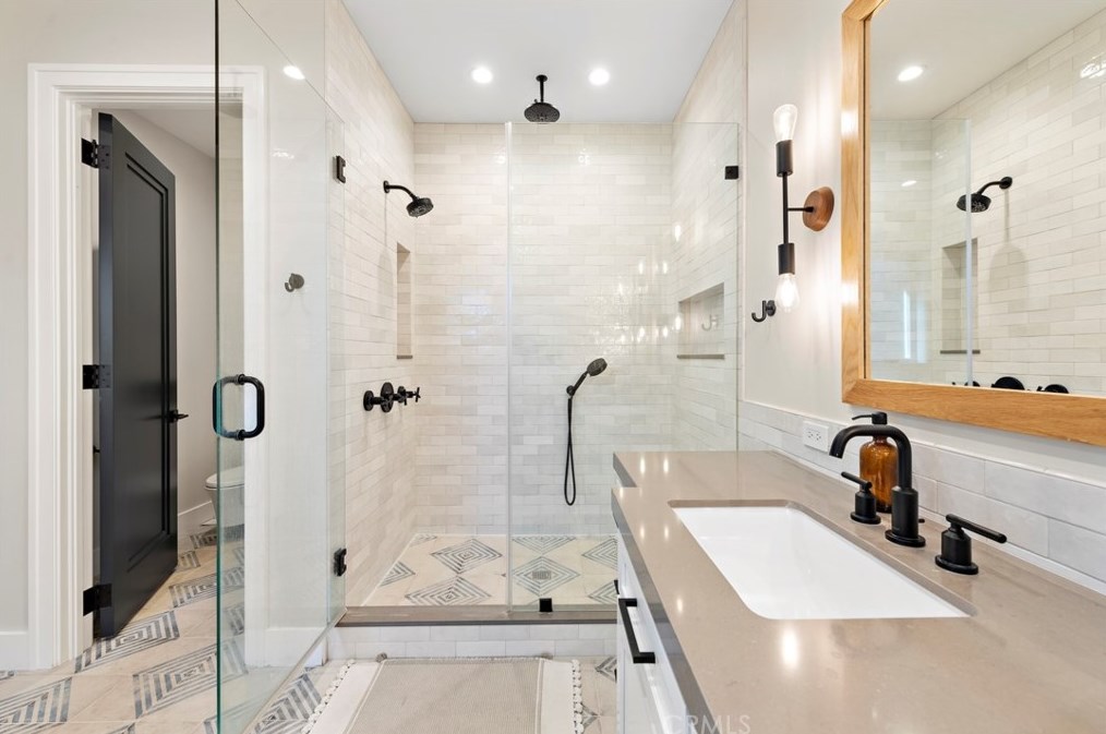 282 23rd St, Costa Mesa CA  92627-1837 exterior