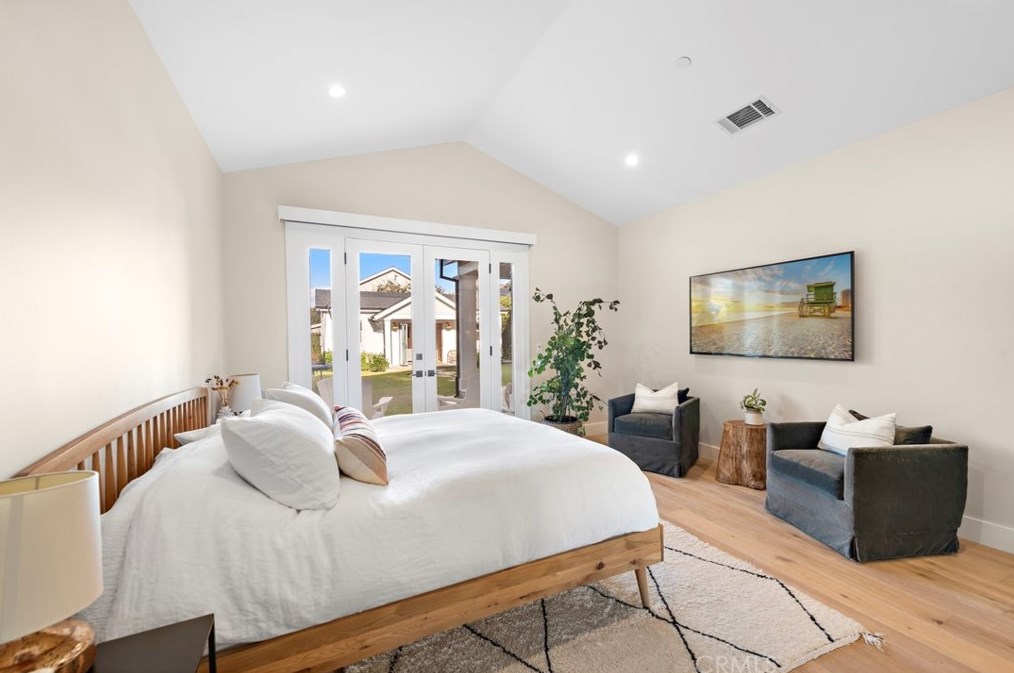 282 23rd St, Costa Mesa CA  92627-1837 exterior