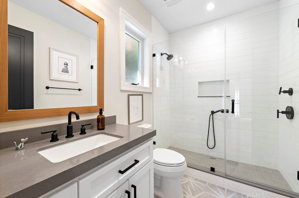 282 23rd St, Costa Mesa CA  92627-1837 exterior