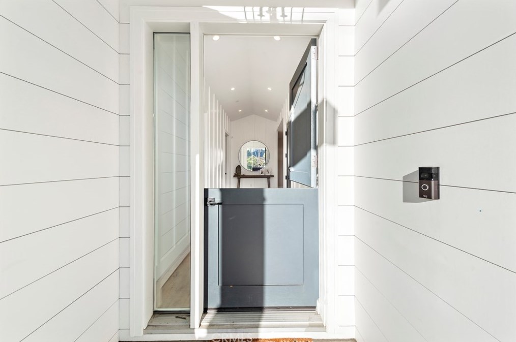 282 23rd St, Costa Mesa CA  92627-1837 exterior