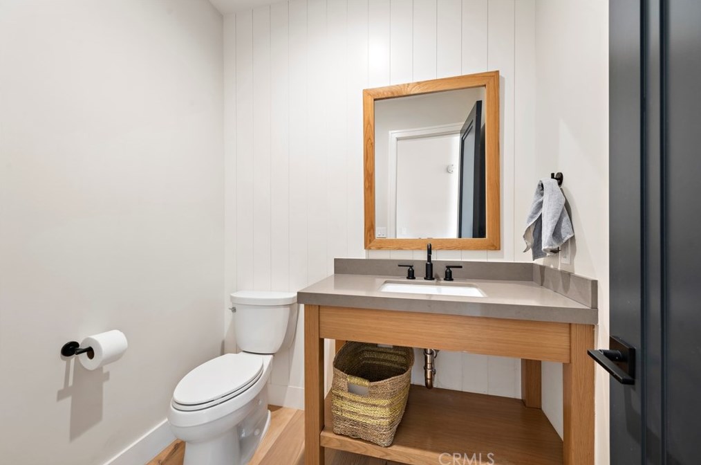 282 23rd St, Costa Mesa CA  92627-1837 exterior