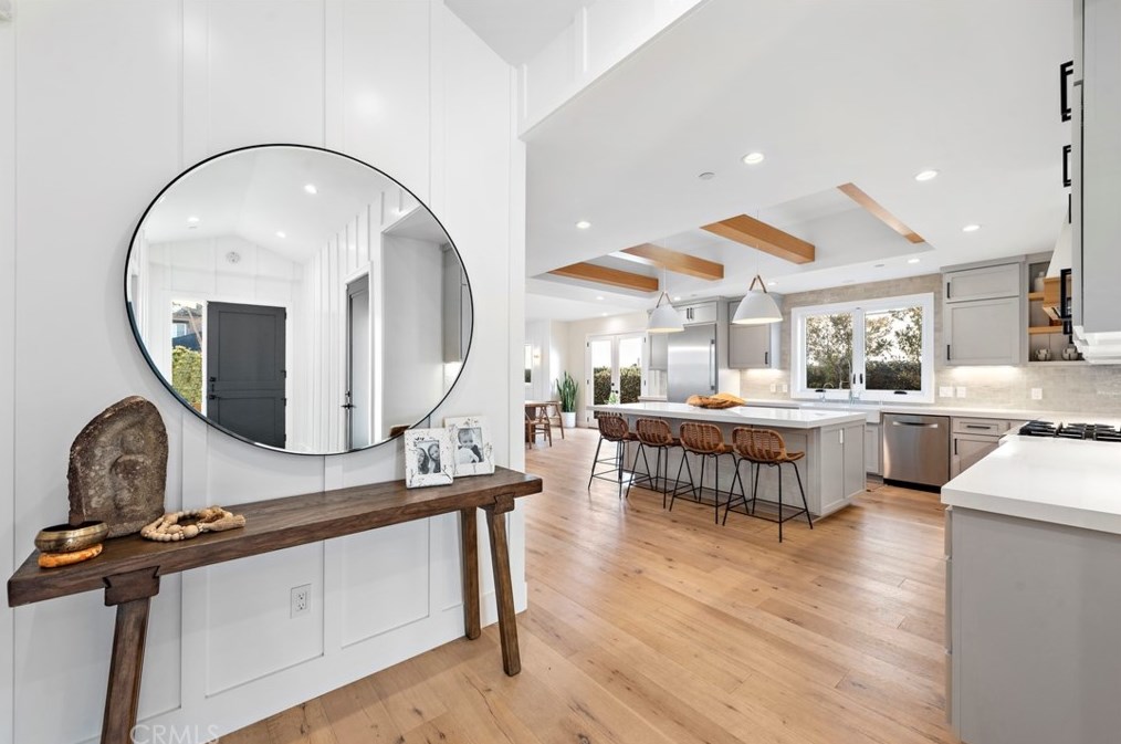 282 23rd St, Costa Mesa CA  92627-1837 exterior