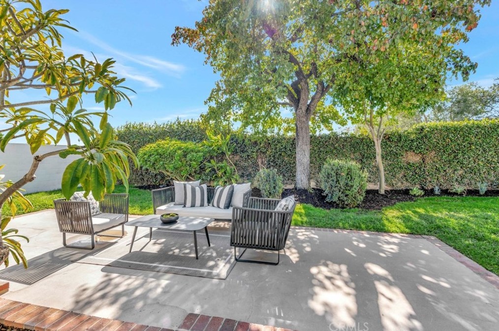8662 Anchorage Dr, Huntington Beach CA  92646-3202 exterior