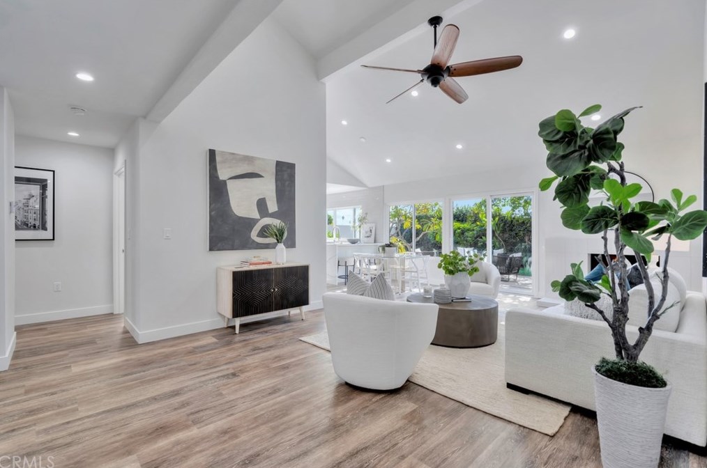 8662 Anchorage Dr, Huntington Beach CA  92646-3202 exterior