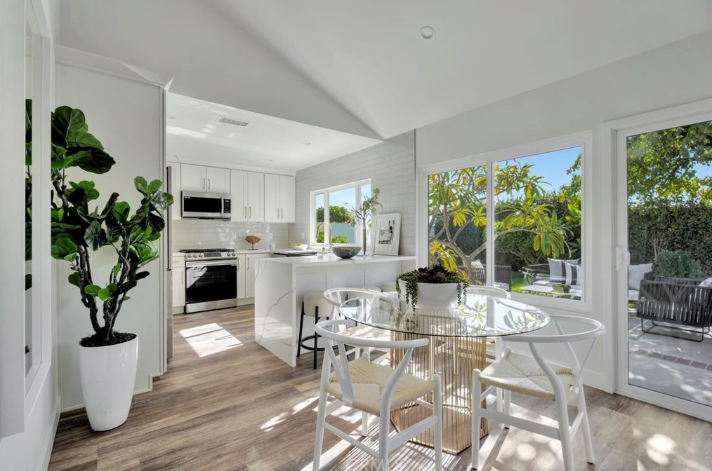 8662 Anchorage Dr, Huntington Beach CA  92646-3202 exterior