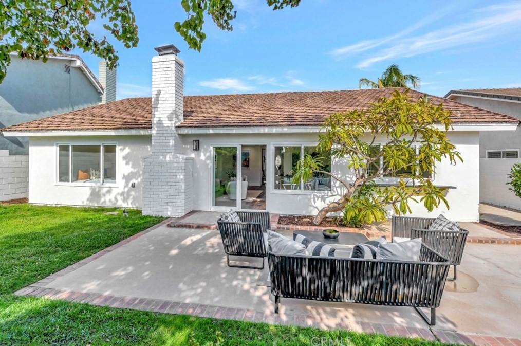 8662 Anchorage Dr, Huntington Beach CA  92646-3202 exterior