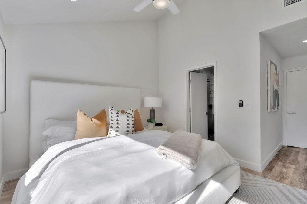8662 Anchorage Dr, Huntington Beach CA  92646-3202 exterior