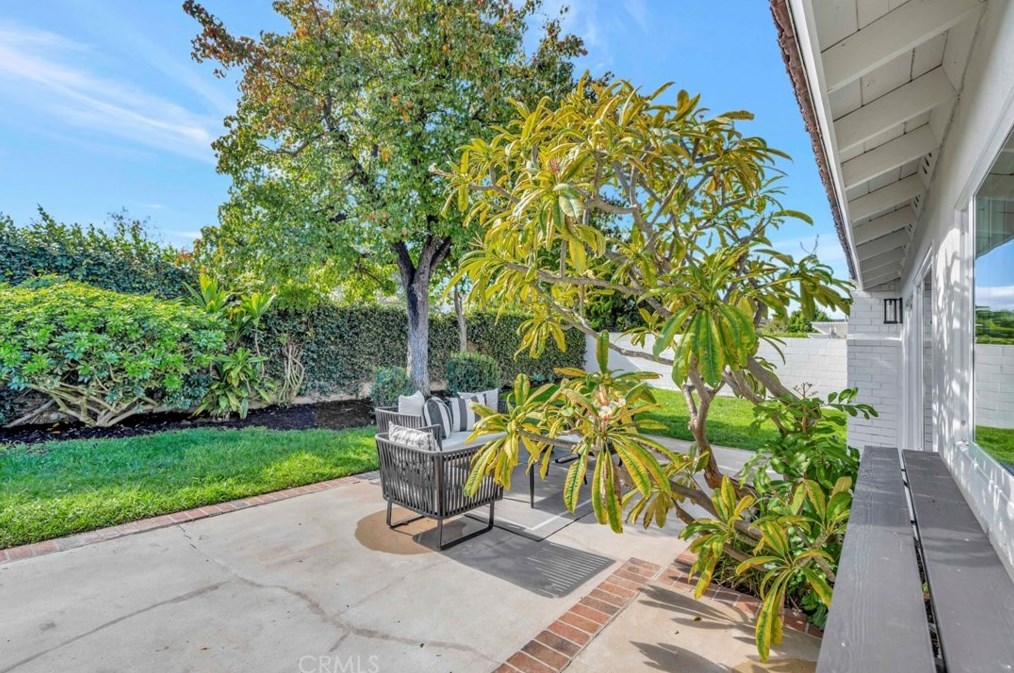 8662 Anchorage Dr, Huntington Beach CA  92646-3202 exterior