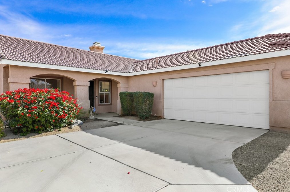 37744 Hollister Dr, Palm Desert, CA 92211-2002