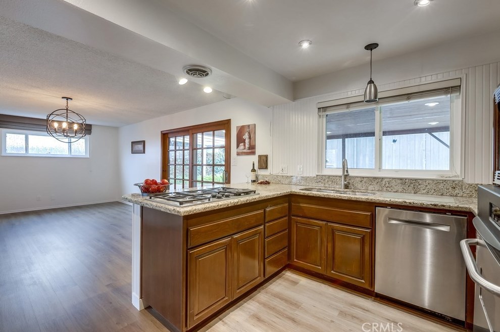 2967 Mindanao Dr, Costa Mesa CA  92626-3614 exterior