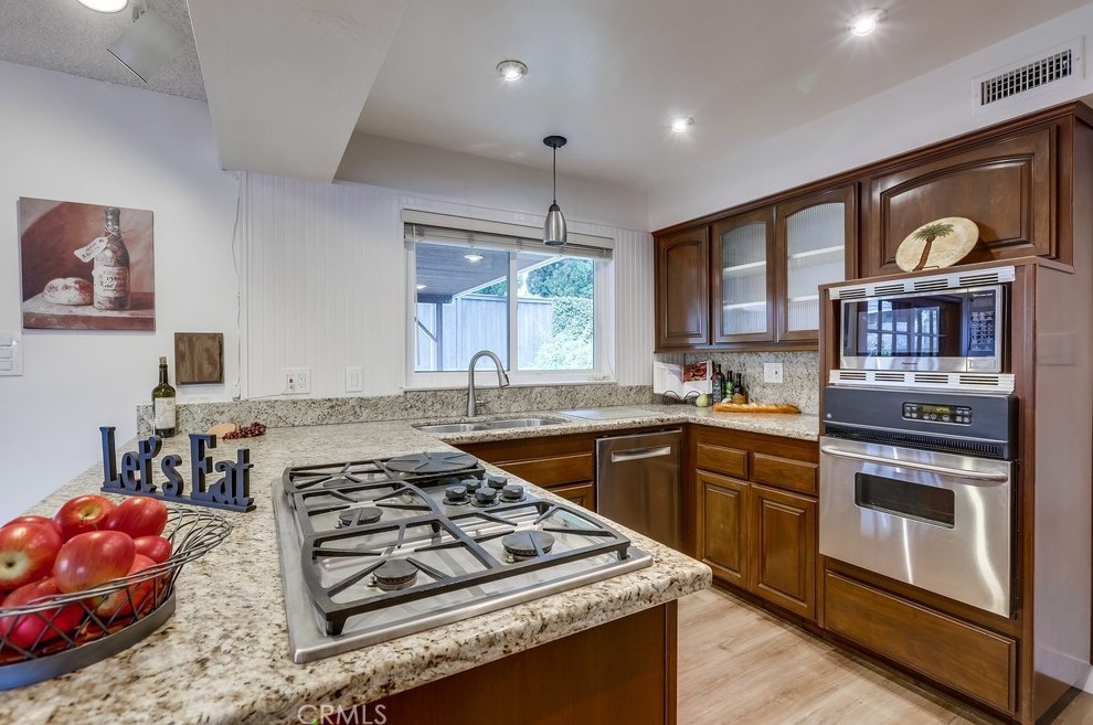 2967 Mindanao Dr, Costa Mesa CA  92626-3614 exterior
