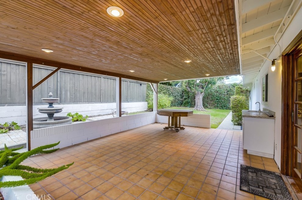 2967 Mindanao Dr, Costa Mesa CA  92626-3614 exterior