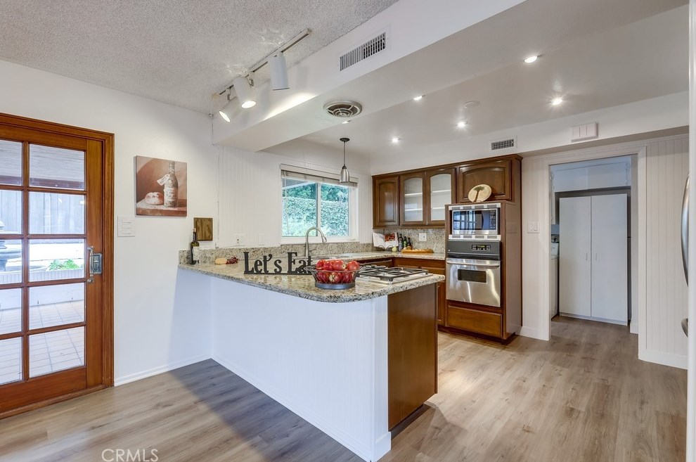 2967 Mindanao Dr, Costa Mesa CA  92626-3614 exterior