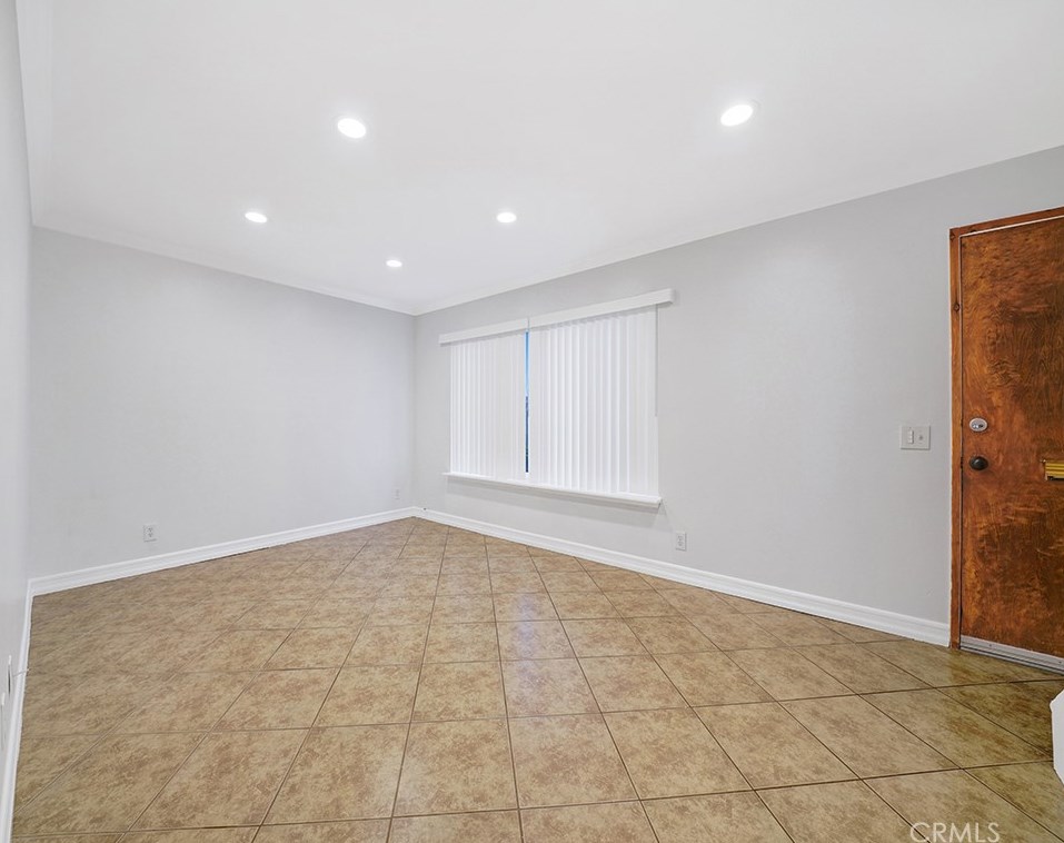 1432 Deauville Pl, Costa Mesa CA  92626-2628 exterior