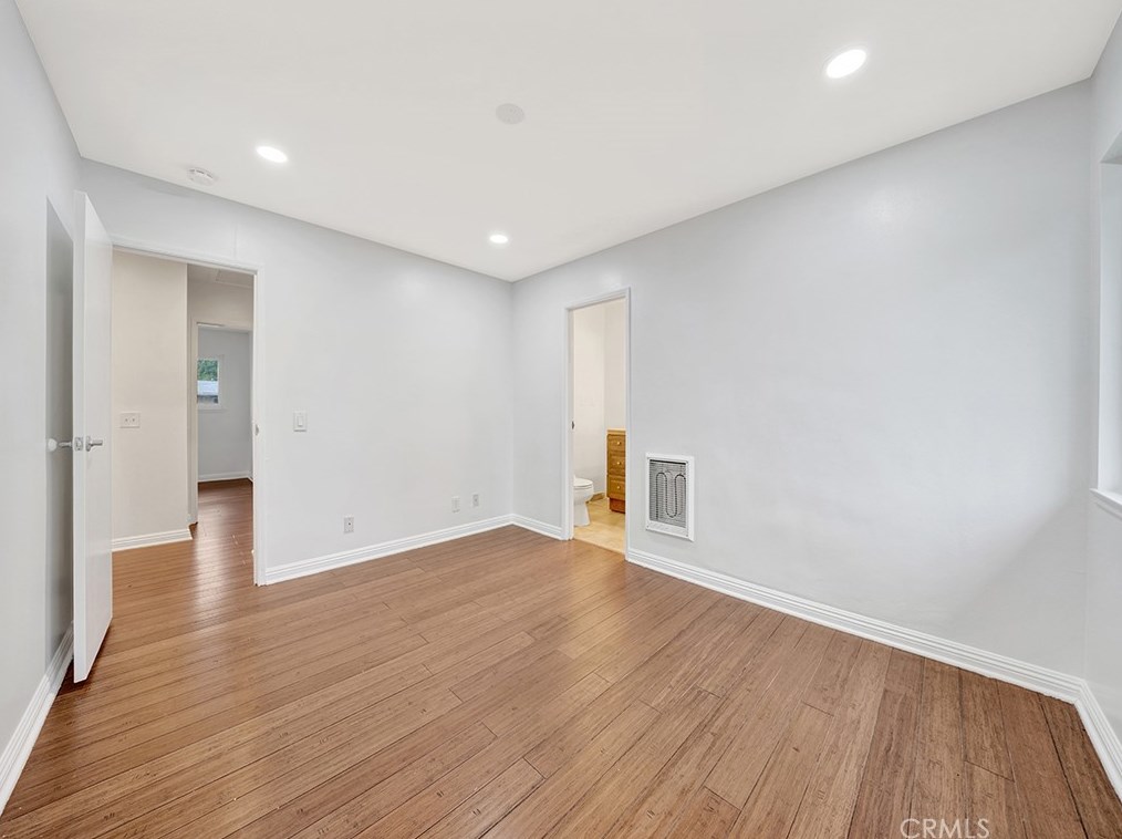 1432 Deauville Pl, Costa Mesa CA  92626-2628 exterior