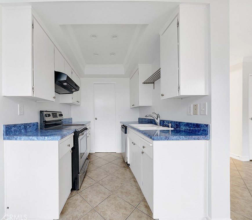 1432 Deauville Pl, Costa Mesa CA  92626-2628 exterior