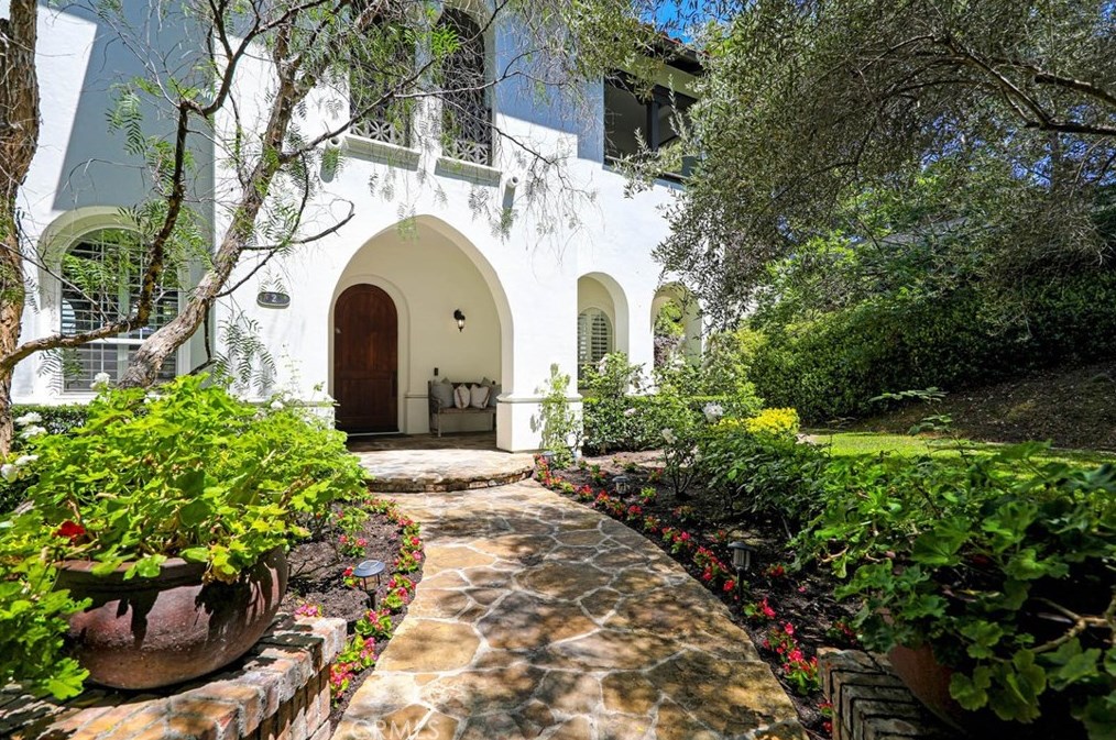 2 Seabluff, Newport Beach, CA 92660