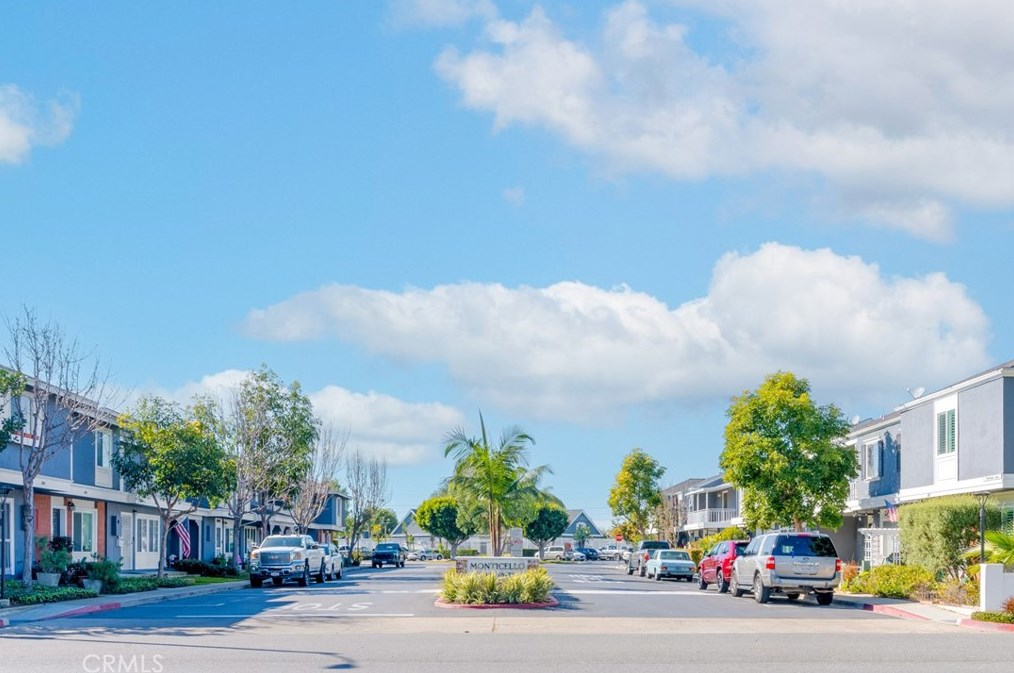 106 Yorktown Ln, Costa Mesa CA  92626-6549 exterior