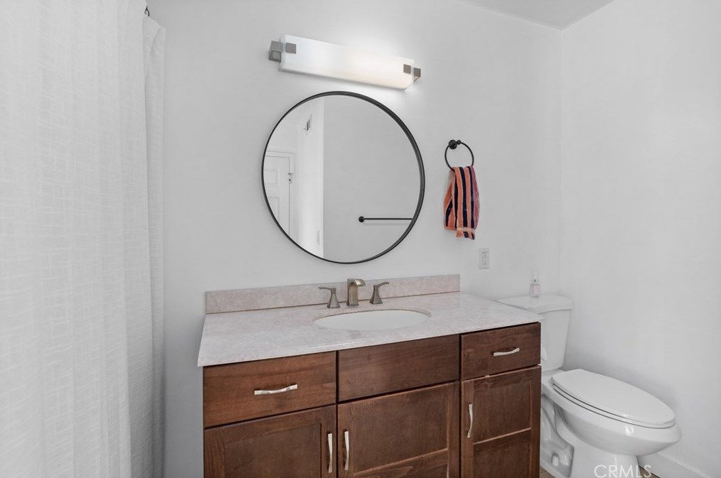 106 Yorktown Ln, Costa Mesa CA  92626-6549 exterior